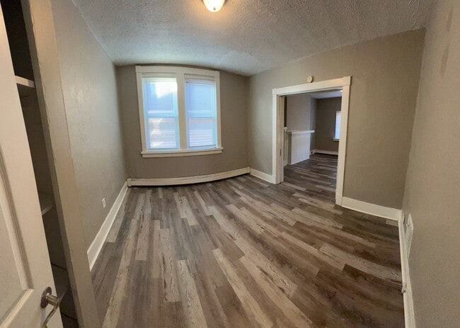 Building Photo - 401 Carothers Ave
