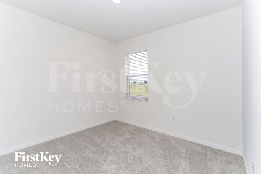 Building Photo - 340 Corbel Ln