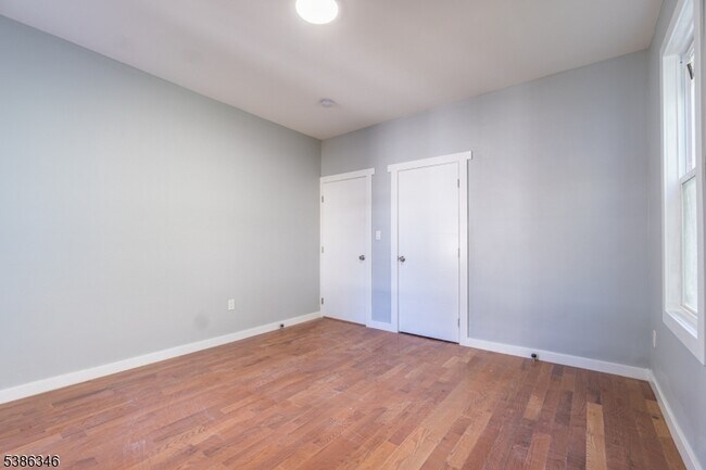 Building Photo - 43 Tillinghast St