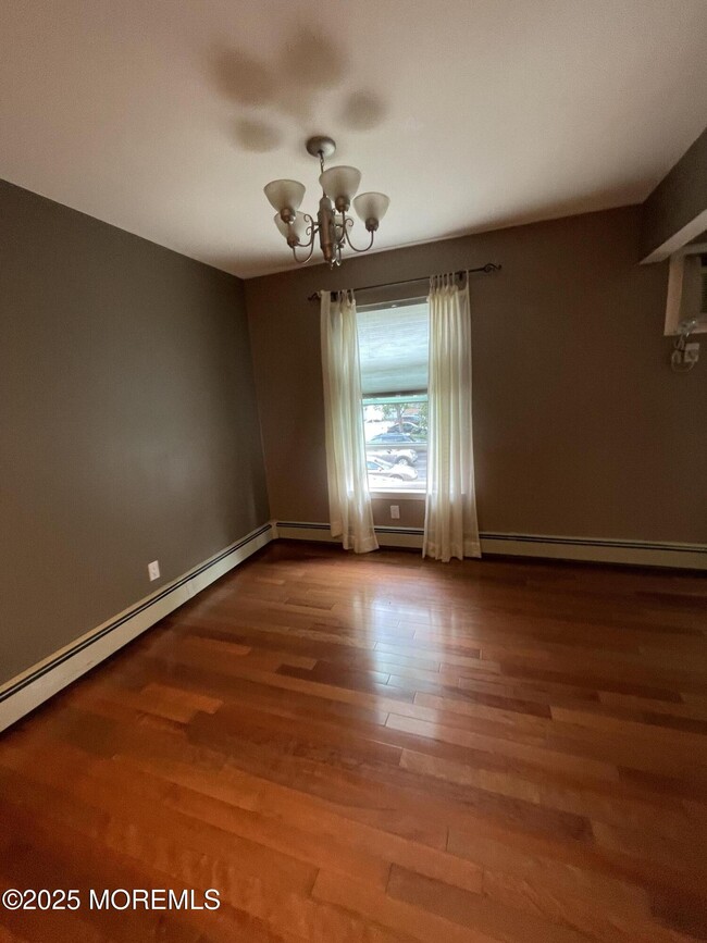 Building Photo - 44 Riverview Ct