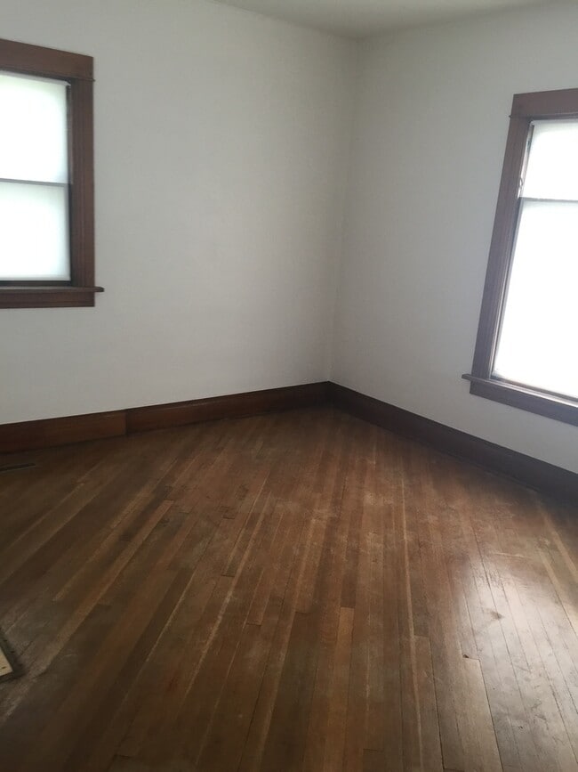 Building Photo - 303 Duplex