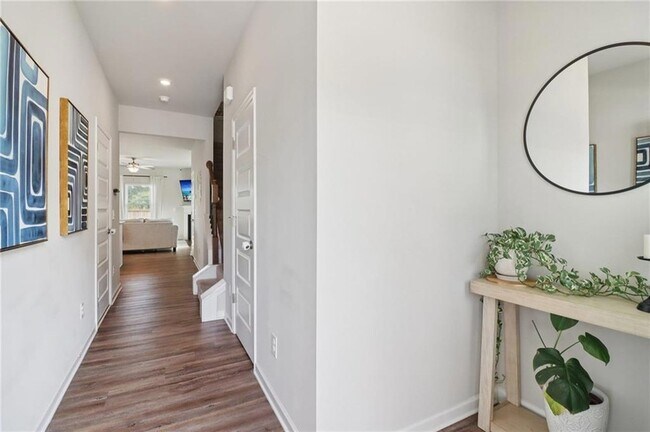 Building Photo - 3890 Clarington Dr