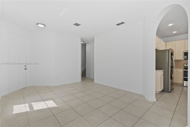 Building Photo - 3956 NE 11th Dr