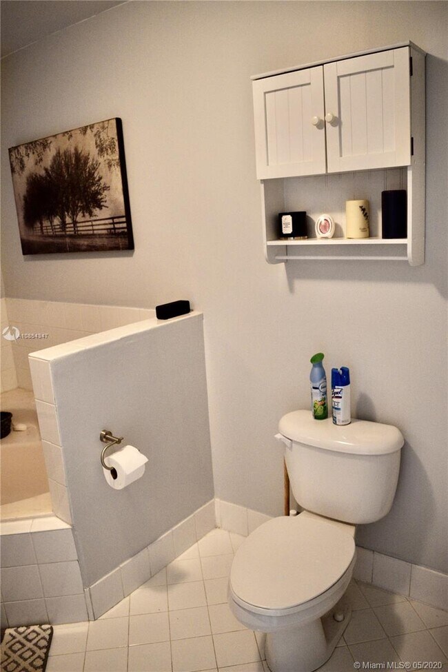 Building Photo - 5102 NW 115th Ct  Doral Fl 33178