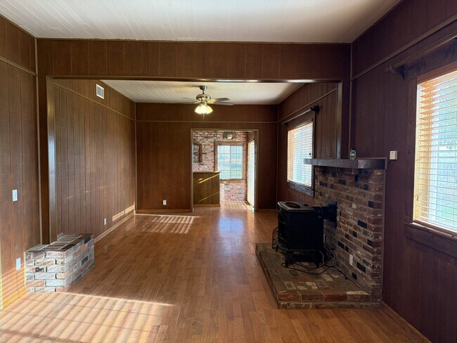 Building Photo - 3994 Erle Rd