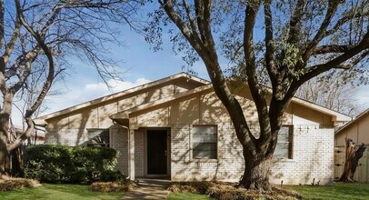 Building Photo - Bright, Spacious, and Ready to Call Home — 3 Bedrooms
