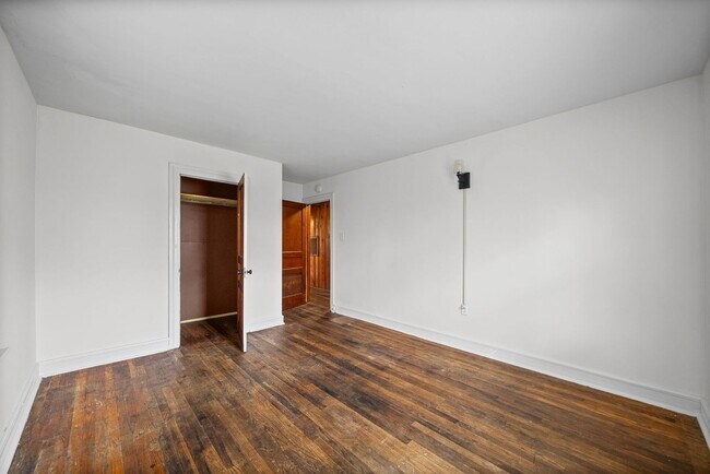 Building Photo - Lafayette Road-420