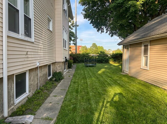 Building Photo - 175 Coleman St