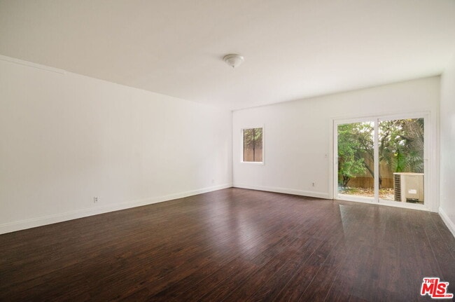 Building Photo - 728 Montecito Dr