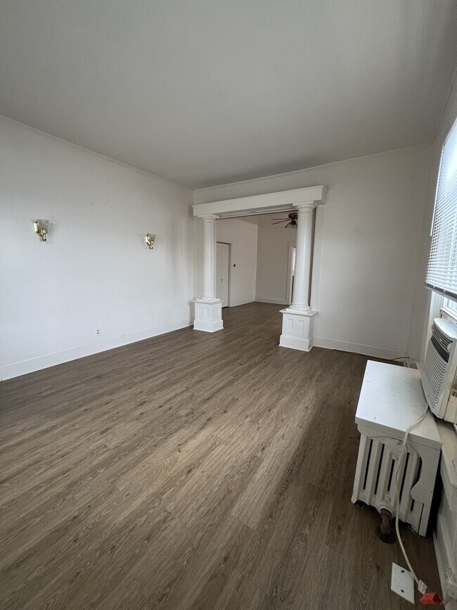 Building Photo - 206 N Jefferson St