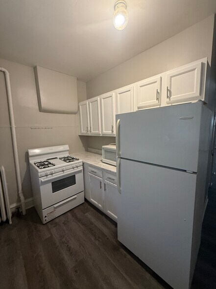 Kitchen - 505 N Rodney St