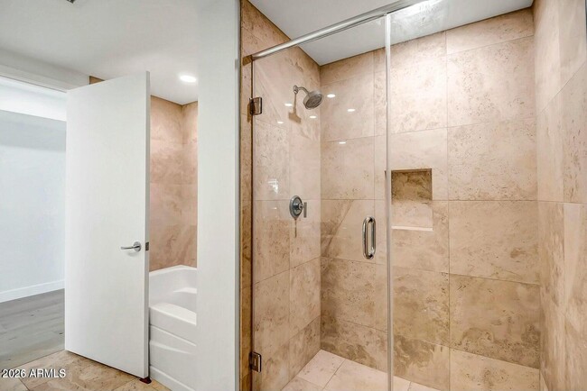 Building Photo - 7121 E Rancho Vista Dr