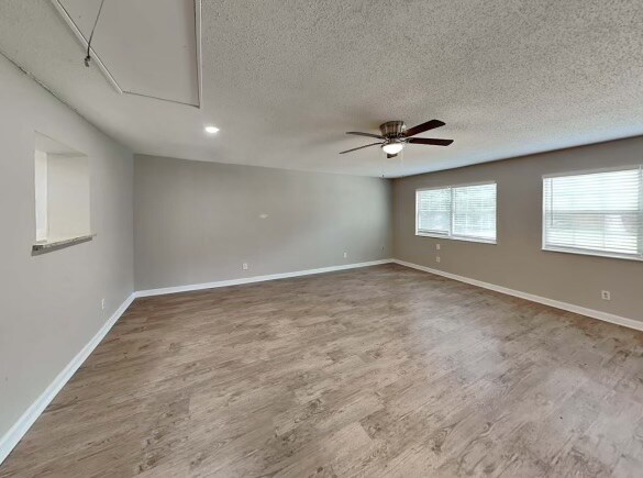 Building Photo - 1003 Rosewood Ln