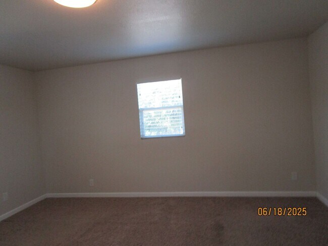 Building Photo - 4177 W Muller Rd