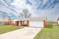 Building Photo - 4024 Hooper Dr