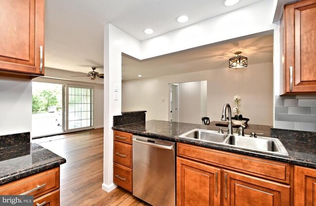 Building Photo - 1401 Society Pl