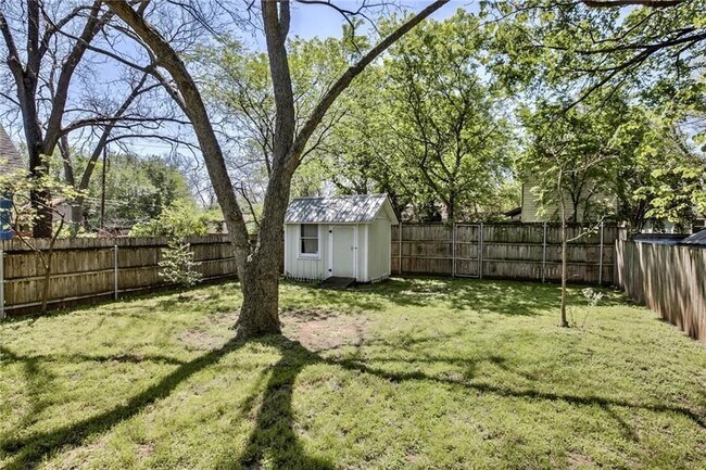 Building Photo - 1509 Canterbury St