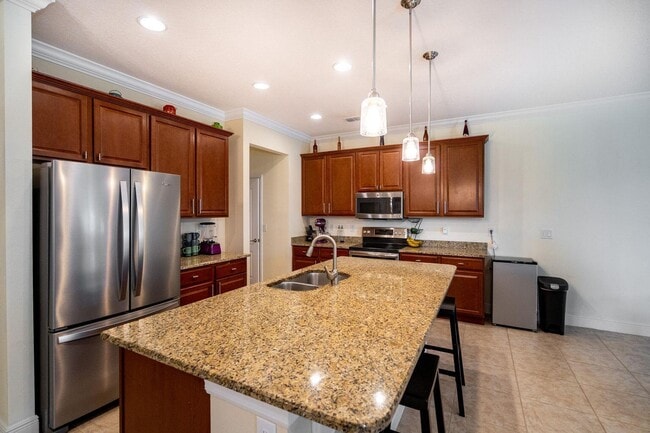 Building Photo - 1026 SW Ingrassina Ave