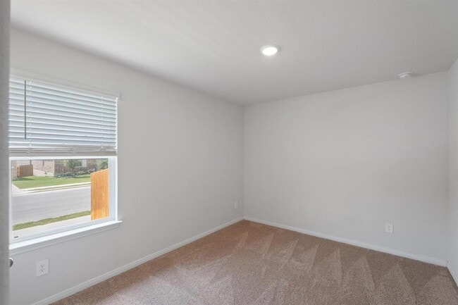 Building Photo - 205 Bethpage Dr