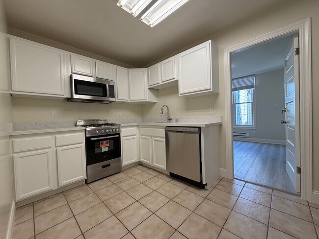 Building Photo - 569-571-571 Minna St