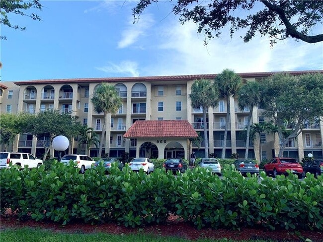 Building Photo - 950 Ponce De Leon Rd