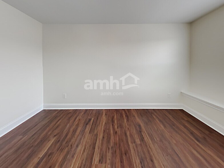 Building Photo - 7010 Bennett Dr.