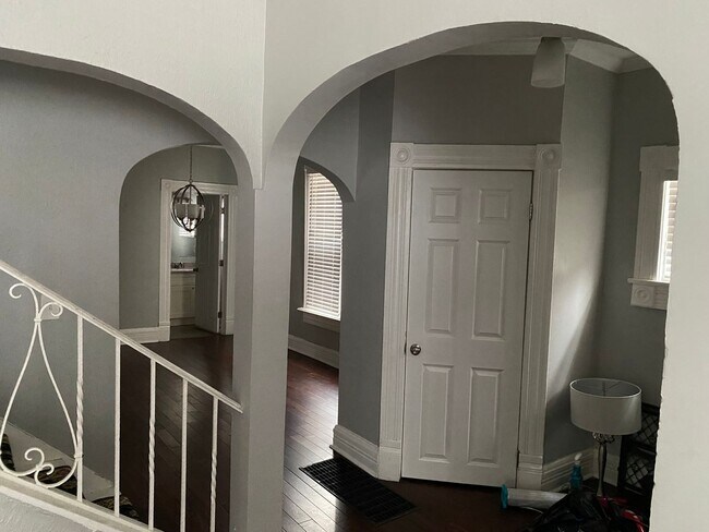 Building Photo - 2 Bedroom 2 Bathroom Single Family Home Franklinton