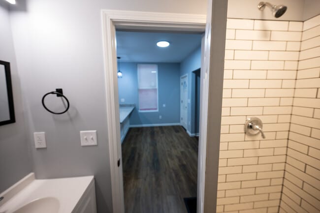 Building Photo - 411 Hodge St