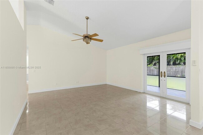Building Photo - 15800 Surrey Cir