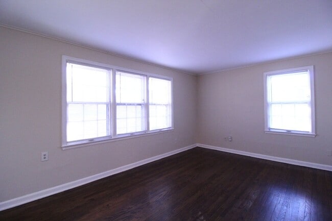 Building Photo - December FREE On This 1 Bedroom 1 Bath Duplex in Navy Hill Area in Olathe