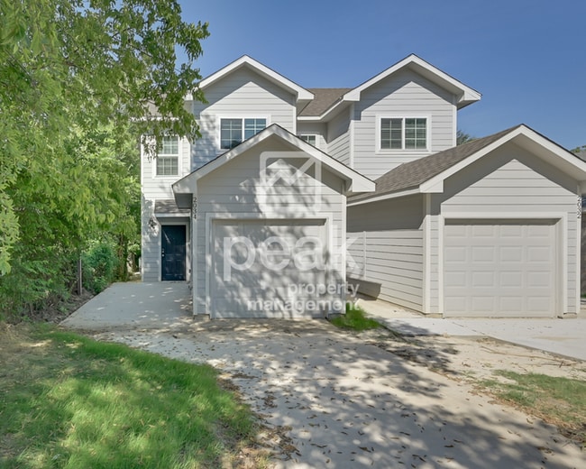 Building Photo - $1500! BEAUTIFUL 2 Bedroom Free application through 8/10! See information in description!