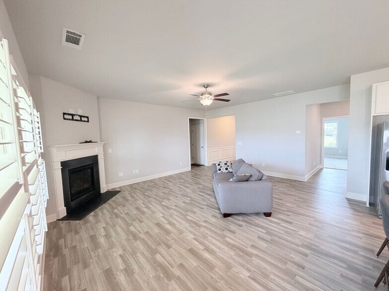 Building Photo - 4411 Rockrose Green Way