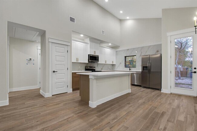 Building Photo - 346 Nene Ln