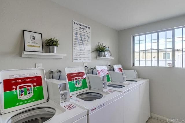 Building Photo - 3950 Cleveland Ave