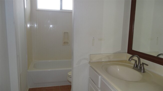 Building Photo - 4822 Schiller Park Ln