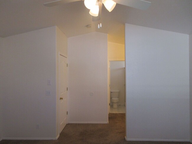 Building Photo - 4 Bedroom - 2 bath - Single Family Home in...