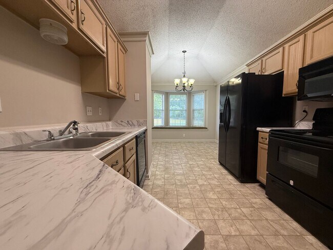 Building Photo - 3 bed, 2 bath in Arlington/Lakeland area