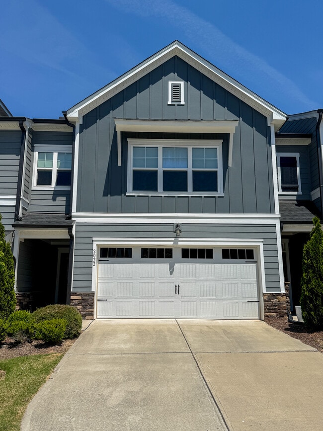 Building Photo - 2202 Rooster Spur Ct