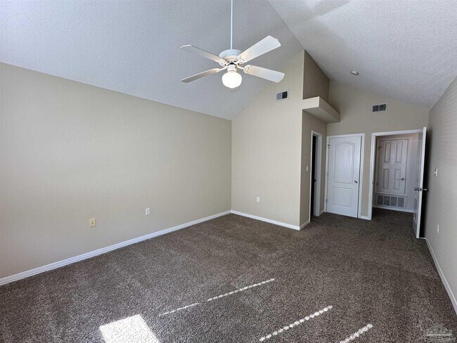 Building Photo - 4675 Calle Ladera