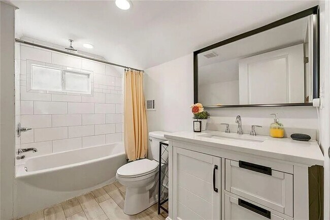 Building Photo - Charming 3BR House in Atlanta