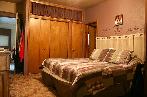 Building Photo - 300 E 5th St