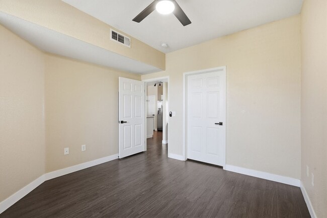 Building Photo - Americana Property Mgmt - Luxury condo 1b - 1b near Summerlin