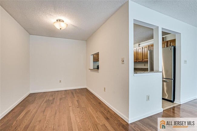 Building Photo - 298 Wimbeldon Ct