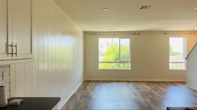 Building Photo - 1139 Orchard Dr