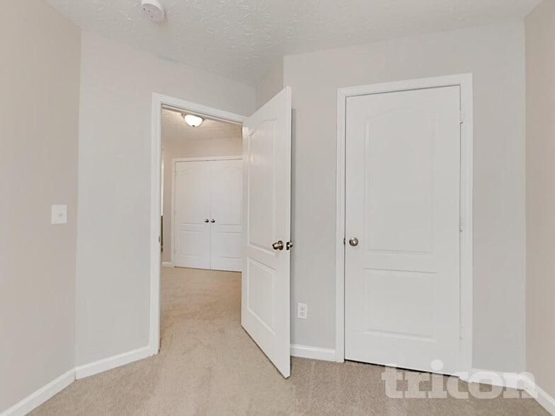 Building Photo - 8132 Brookbend Dr