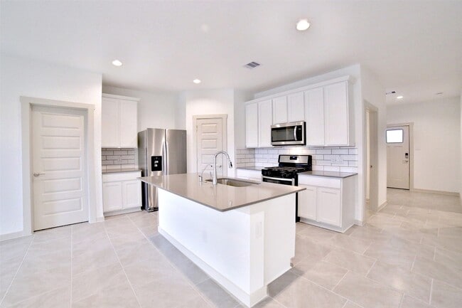 Building Photo - 29423 Paytons Park Ct