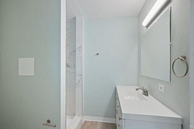 Building Photo - 1210 Pierce St