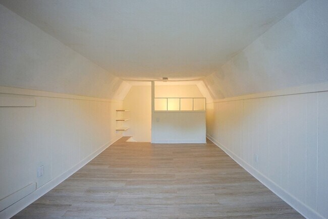 Building Photo - 16 Beacon Pl