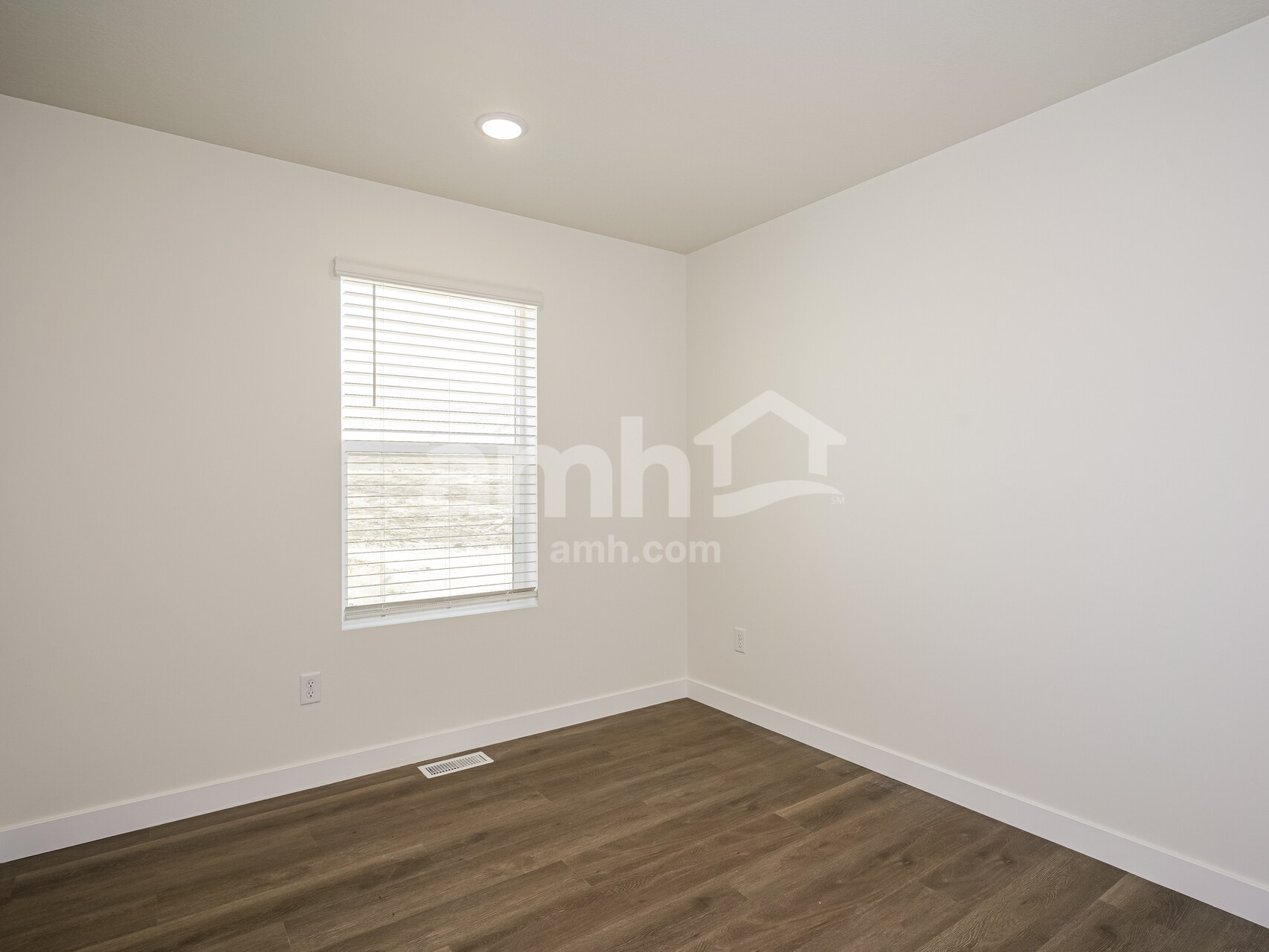 Building Photo - 1432 W Mahogany St