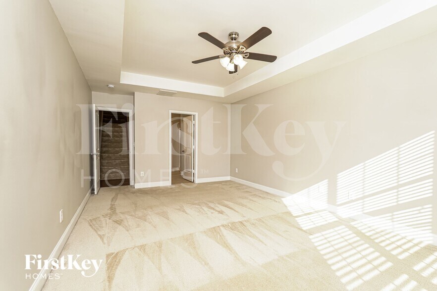 Building Photo - 1643 Ashmead Ln